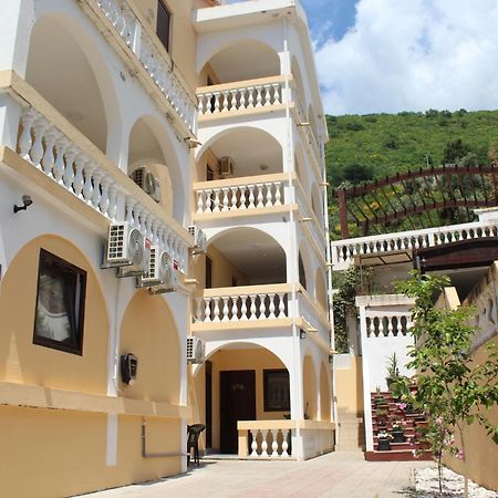Apartmani Lime Petrovac Kültér fotó