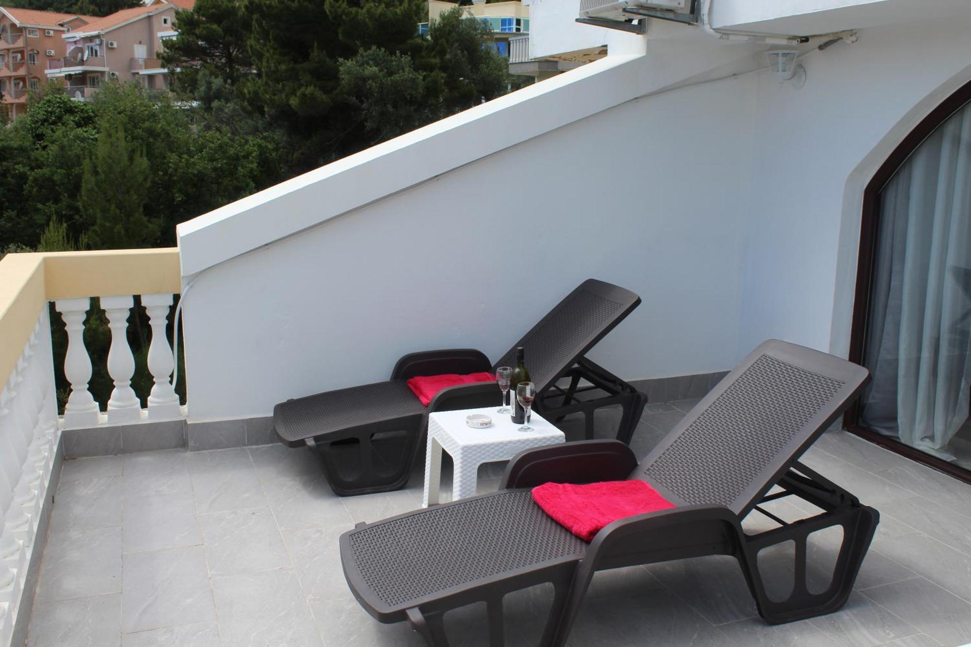 Apartmani Lime Petrovac Kültér fotó